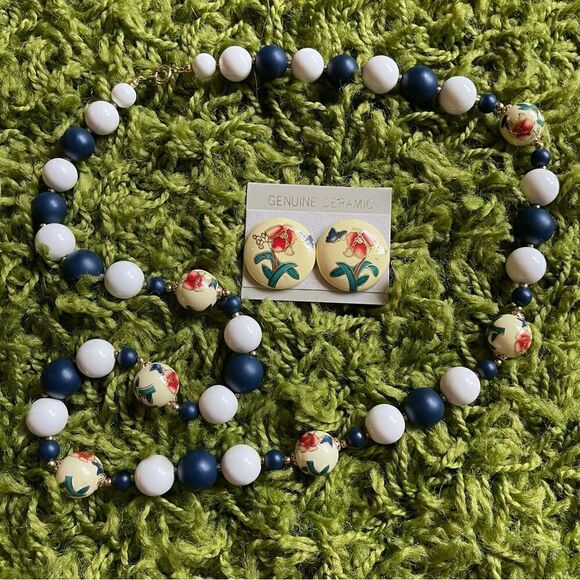 VINTAGE CERAMIC NECKLACE EARRING SET - Picture 5 of 7